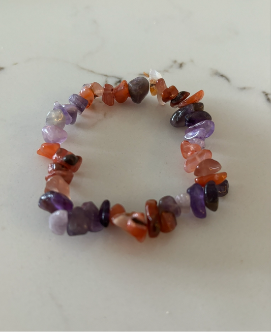 Red agate and amethyst crystal bracelet